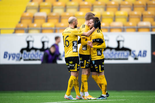 Elfsborgs Rasmus Alm kramas om