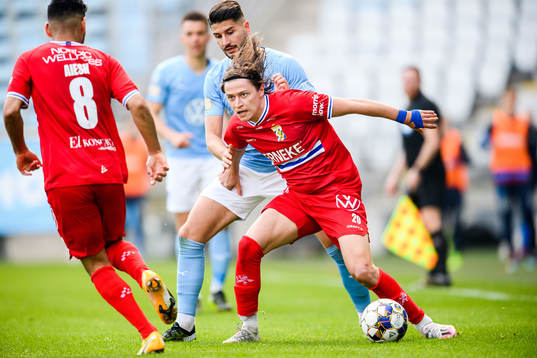 IFK Göteborgs Simon Thern och Malmö FFs Antonio Colak
