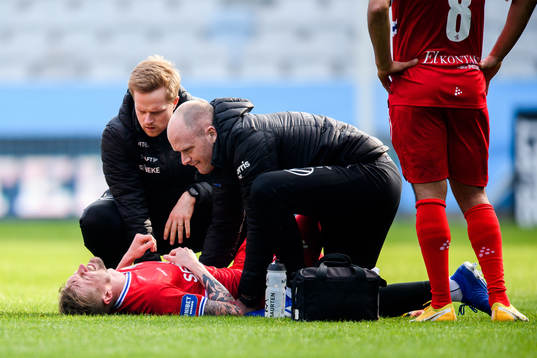 IFK Göteborgs Sebastian Eriksson får vård