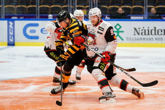 Skellefteås Albin Sundsvik och Malmö Redhawks Carl Persson