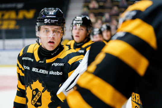 Skellefteås Jonatan Berggren jublar