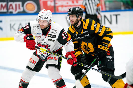 Malmö Redhawks Adam Johnson och Skellefteås Melker