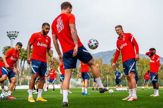Bläddra bland fler bilder av Football, FIFA World Cup Qualifier, Norway, training