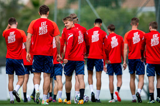 Sander Berge and Martin Ødegaard of the Norwegian national