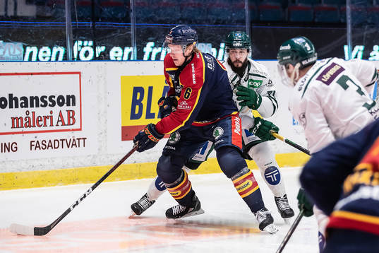 Djurgårdens Ryan Stoa och Färjestads Jesse Virtanen