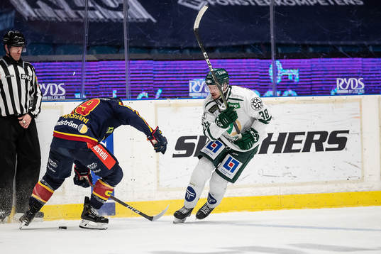 Färjestads Linus Arnesson och Djurgårdens Rhett Rakhshani
