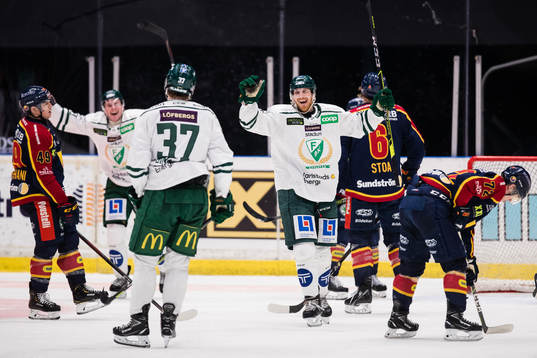 Färjestads Pontus Widerström jublar
