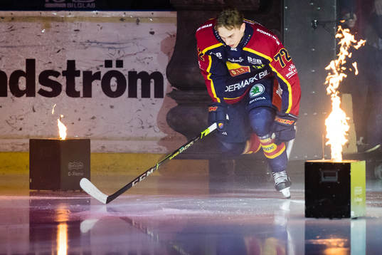 Djurgårdens William Eklund gör entré på isen innan