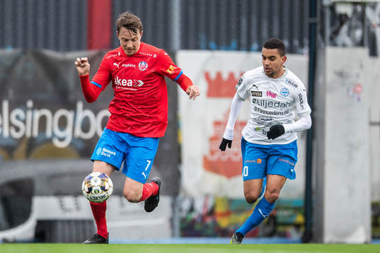 Helsingborgs Viktor Lundberg och Värnamos Erick Brendon