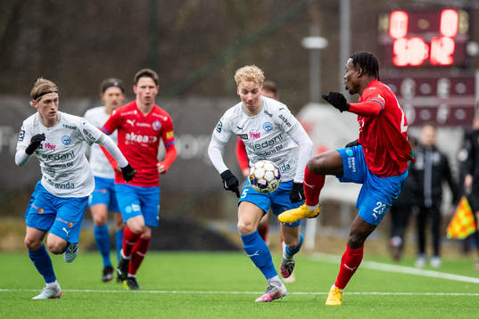 Värnamos Felix Wennergrund och Helsingborgs Noel Mbo