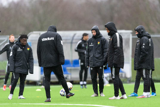 GAIS spelare före träningsmatchen i fotboll mellan