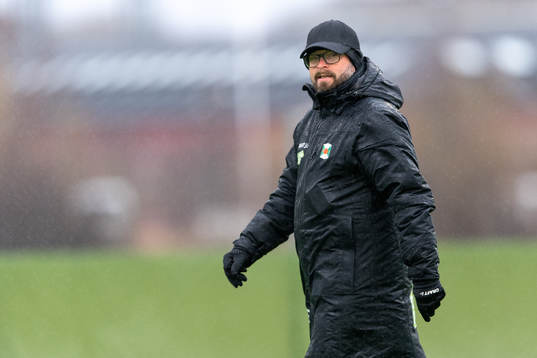 Varbergs tränare Joakim Persson före träningsmatchen i
