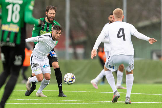 GAIS Nikola Ladan och Varbergs Robin Simovic