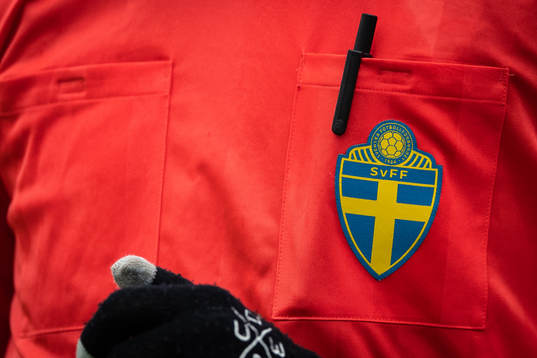 SvFF logo på en domartröja