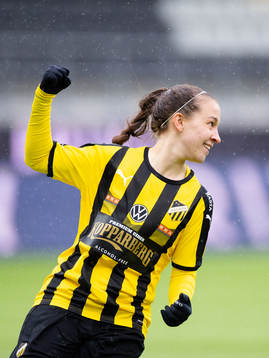Häckens Julia Zigiotti Olme  jublar