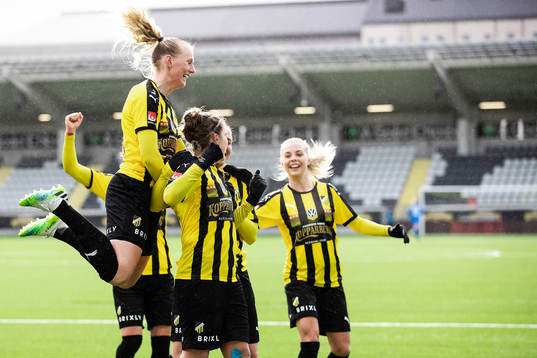 Häckens Filippa Angeldahl jublar