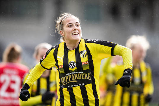 Häckens Filippa Angeldahl jublar