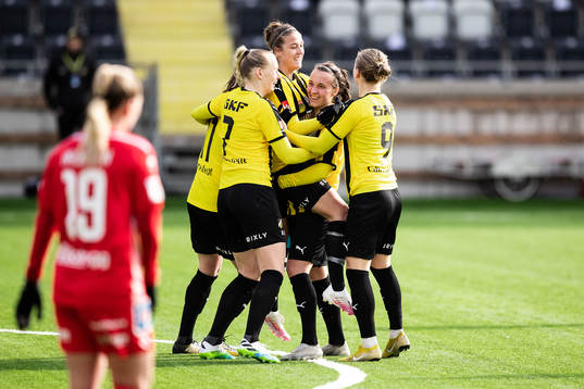 Häckens Julia Zigiotti Olme  jublar
