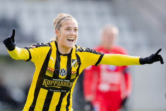 Häckens Filippa Angeldahl jublar