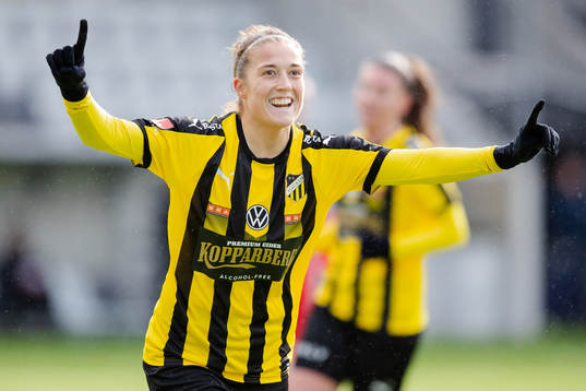 Häckens Filippa Angeldal jublar