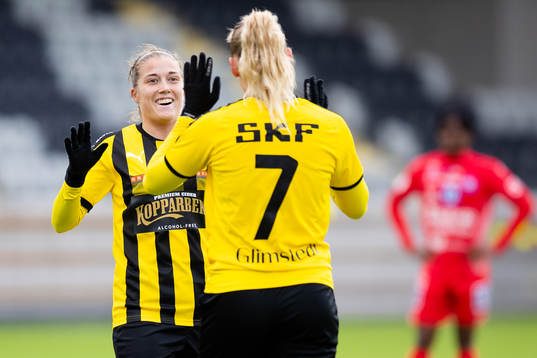 Häckens Stina Blackstenius jublar
