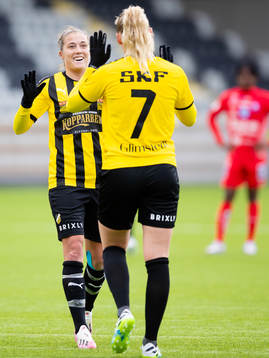 Häckens Stina Blackstenius jublar