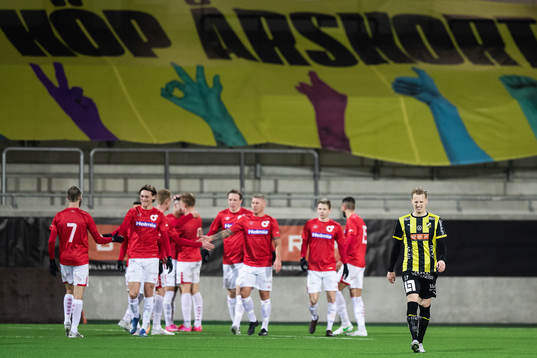 Degerfors spelare jublar
