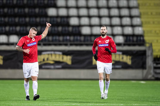 Degerfors Victor Edvardsen och Sebastian Olsson jublar