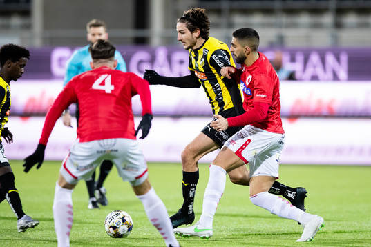 Häckens Yusuf Nuur och Degerfors Sean Sabetkar