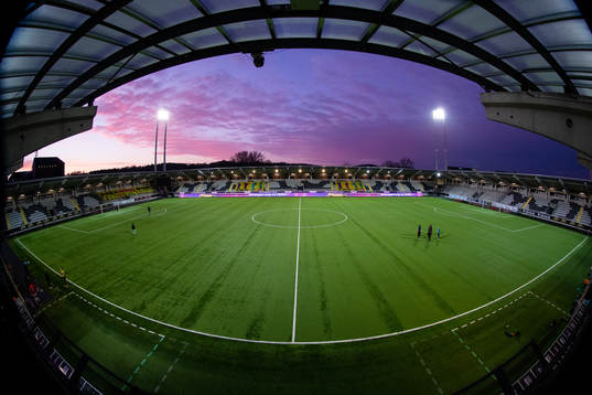 Bravida Aren i halvtid av träningsmatchen i fotboll mellan