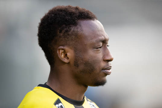 Häckens Benie Adama Traore innan träningsmatchen i