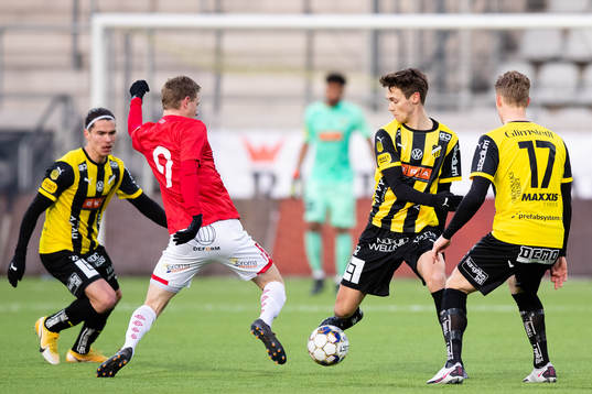 Degerfors Johan Bertilsson och Häckens Tobias Carlsson