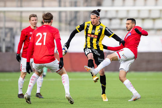 Häckens William Milovanovic och Degerfors Sargon Abraham