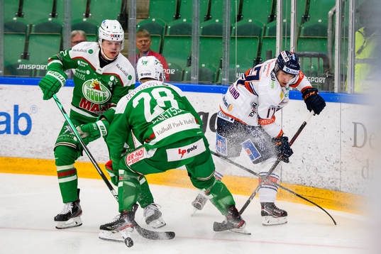 Växjös Emil Forslund mot Rögles Erlend Lesund och Anton