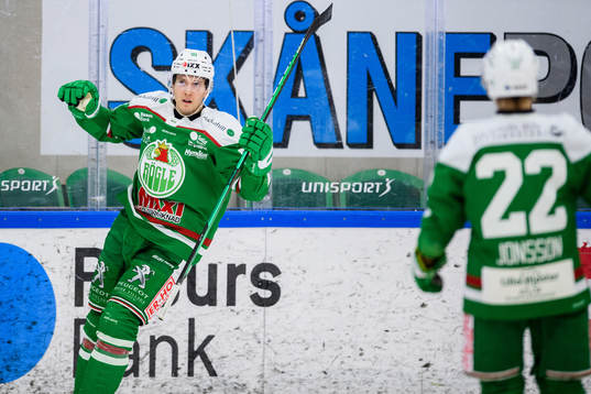 Rögles Adam Tambellini jublar