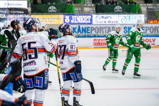 Växjös Miika Koivisto och zRobert Rosén deppar