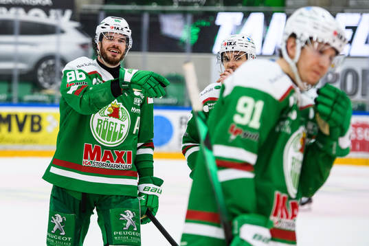 Rögles Eric Gelinas jublar