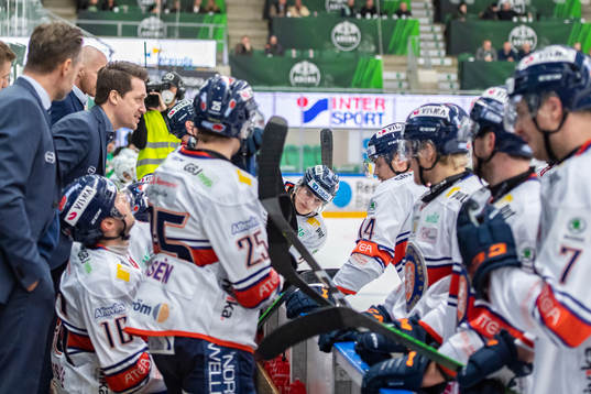 Växjös tränare Sam Hallam