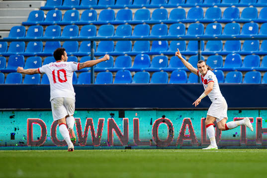 Caglar Söyüncü of Turkey celebrates