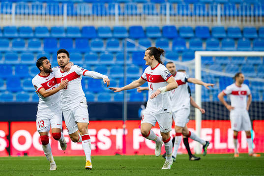 Ozan Tufan and Umut Meras of Turkey celebrate