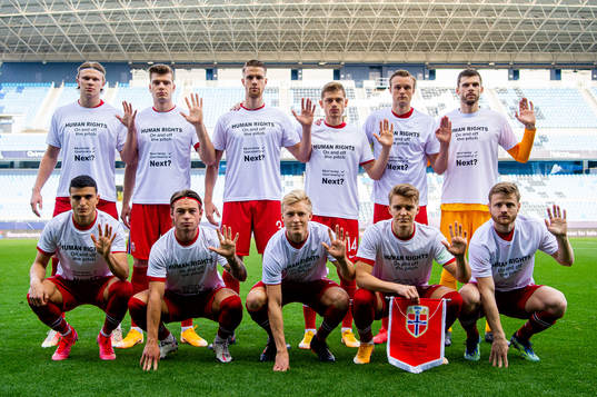 Norway's starting eleven pose for a team photo wearing