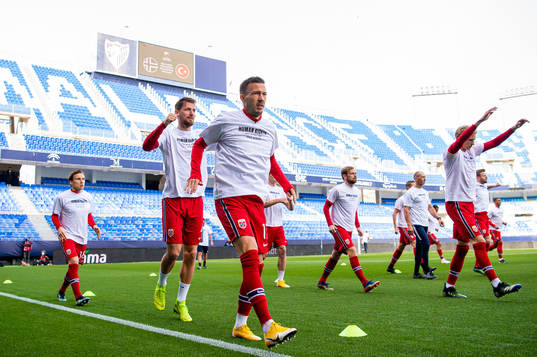 Stefan Strandberg and Martin Linnes of Norway warm up