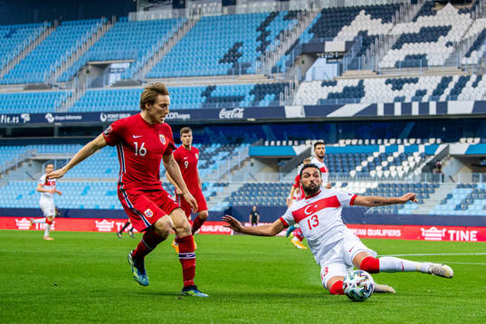 Jonas Svensson of Norway and Umut Meras of Turkey