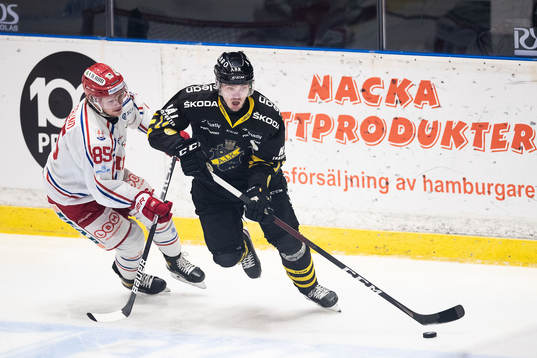 s Max Lindholm