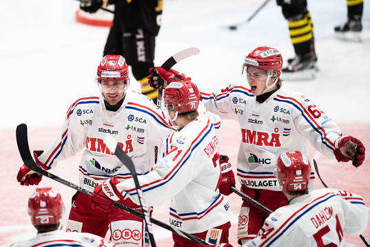 Timrås Patrick Wiercioch jublar