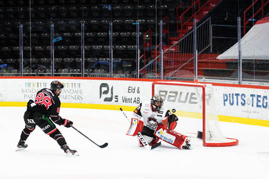 Örebros Joonas Rask och Malmö Redhawks målvakt Oscar