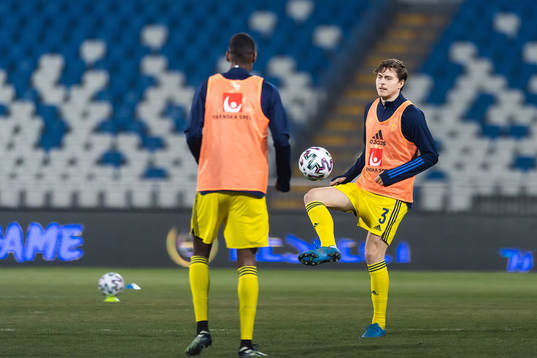 Victor Nilsson Lindelöf and Alexander Isak of Sweden