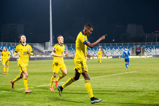 Alexander Isak of Sweden celebrates