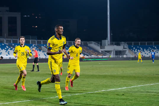 Alexander Isak of Sweden celebrates