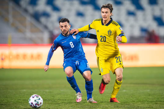 Besar Halimi of Kosovo and Kristoffer Olsson of Sweden